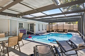 Pool - Pool Table, Putting Green & Pool - Near Beaches (Seminole)