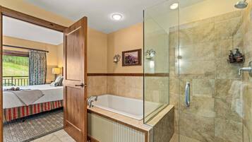 Signature Condo, Balcony, Mountain View | Bathroom | Hair dryer, towels, soap, shampoo