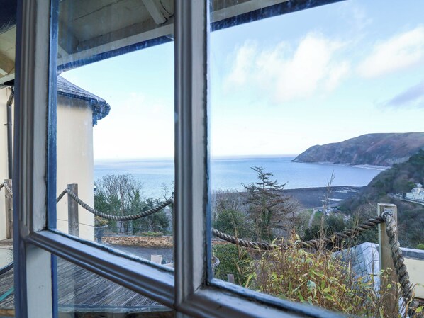 Cottage | Interior - Baywatch (Lynton)
