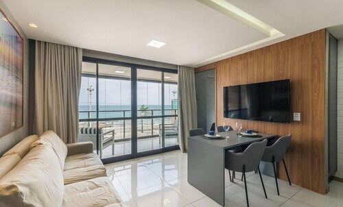 Convenience and Comfort 90m From Farol da Barra Beach - Hbas