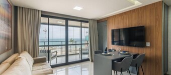 Convenience and Comfort 90m From Farol da Barra Beach - Hbas