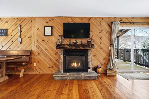 Family-Friendly 3BR, 3 Min to Holiday Valley