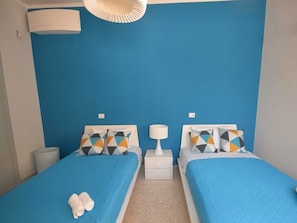 6 bedrooms, iron/ironing board, WiFi, bed sheets