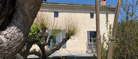 Chambre Triple Classique | Terrasse/Patio