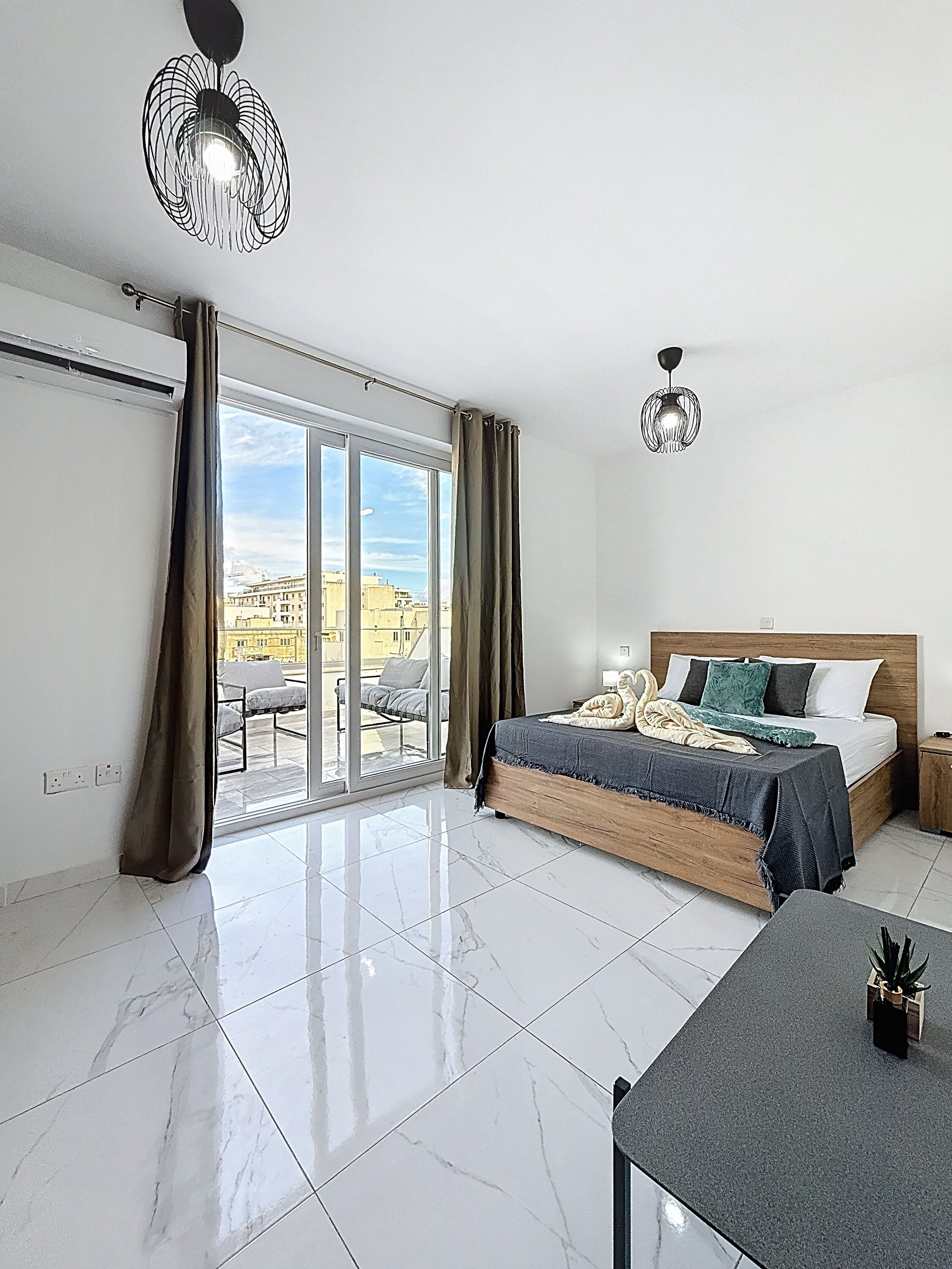 Fer et planche à repasser, accès au Wi-Fi (inclus), literie fournie