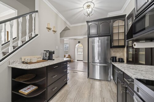 Private Oasis w/ Cottage Vibes | Close to the City