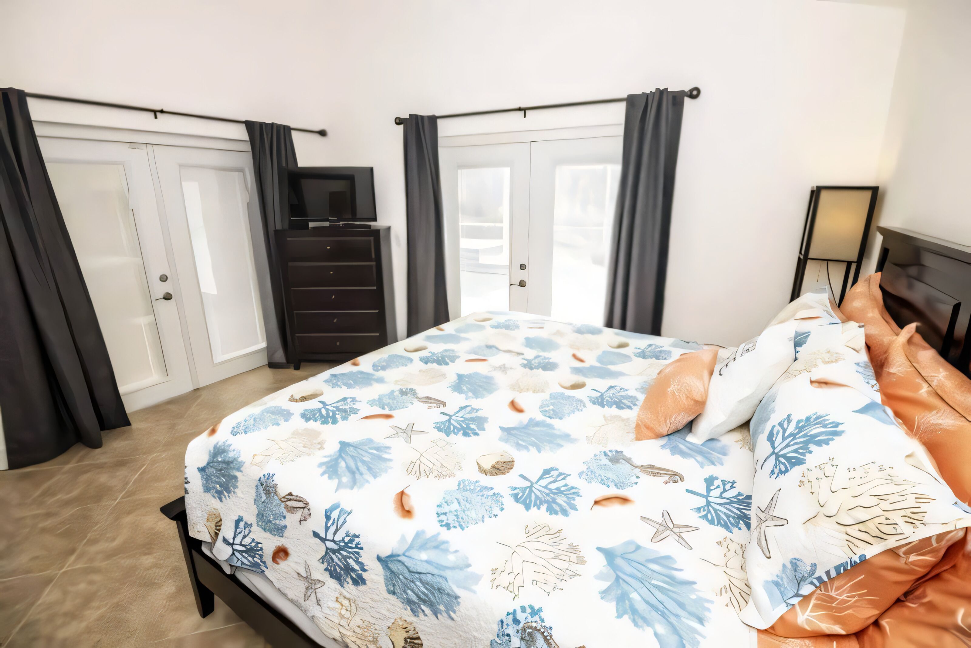 Ferros/tábuas de passar roupa, Wi-Fi, roupa de cama