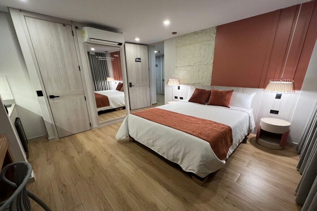 4 bedrooms, in-room safe, iron/ironing board, free WiFi