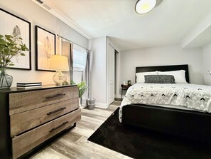 3 chambres, fer et planche à repasser, lit parapluie, Wi-Fi