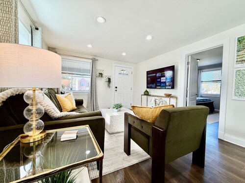 Cute & Cozy House in Quiet Blue Ash Neighborhood