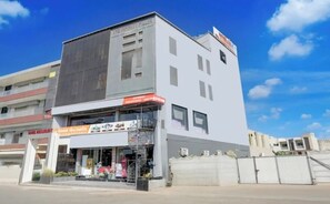 Front of property - Hotel The Infinity (Rajkot)