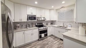 Unclassified image, 5 of 61, button - Snowbird & Alta Ski Retreat + Walk to Ski Bus + High Ceilings + Newly Remodeled (Sandy)