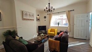 Unclassified image, 5 of 22, button - Ushaw Hilltop View- Comfortable 2-Bed Home Near Durham University & City (Ushaw Moor)