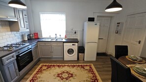 Fridge, microwave, oven, stovetop - Ushaw Hilltop View- Comfortable 2-Bed Home Near Durham University & City (Ushaw Moor)