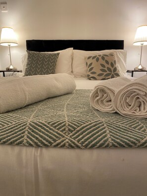 2 bedrooms, desk, iron/ironing board, travel cot