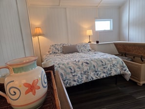 Traditional Cottage, Private Bathroom, Lake View (Newton Lake) | 1 bilik tidur 