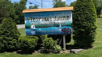 Traditional Cottage, Private Bathroom, Lake View (Newton Lake) | Children's play area - outdoor