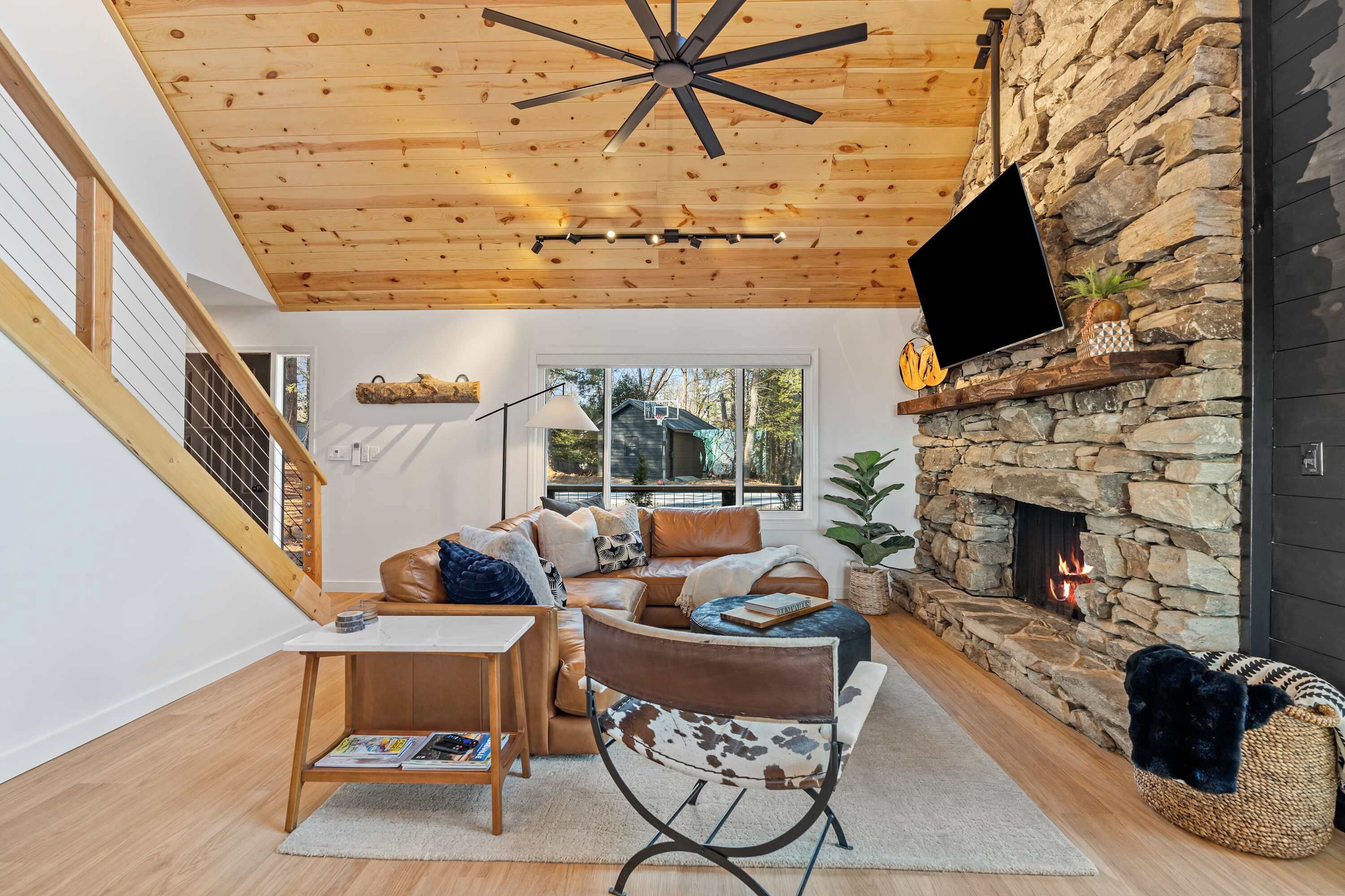 Biltmore Ridgetop A-frame Cabin | Hot Tub | Sauna - Sierra Nevada