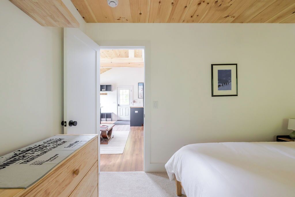 3 bedrooms, iron/ironing board, travel cot, free WiFi