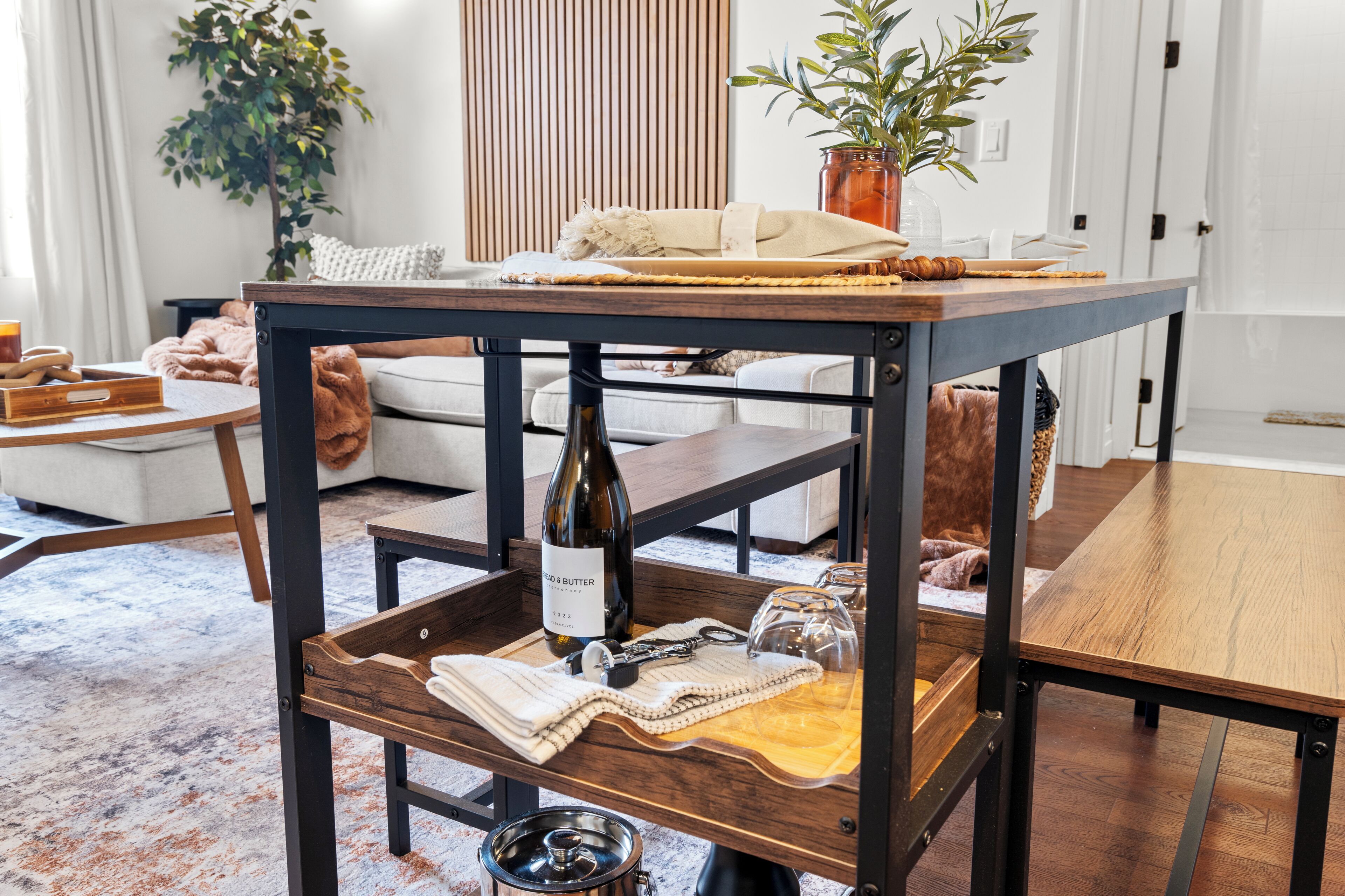 The Elm Haven Near Yale, Union Station & Wooster Sq With Gym And Parking - New Haven, CT