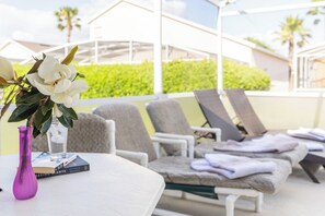 Terrace/patio - Spacious 5-bedroom villa in serene Davenport with AC comfort (Davenport)