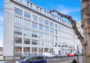 Exterior - Elegant Loft-Style Apartment in Hackney - Pass the Keys (London)