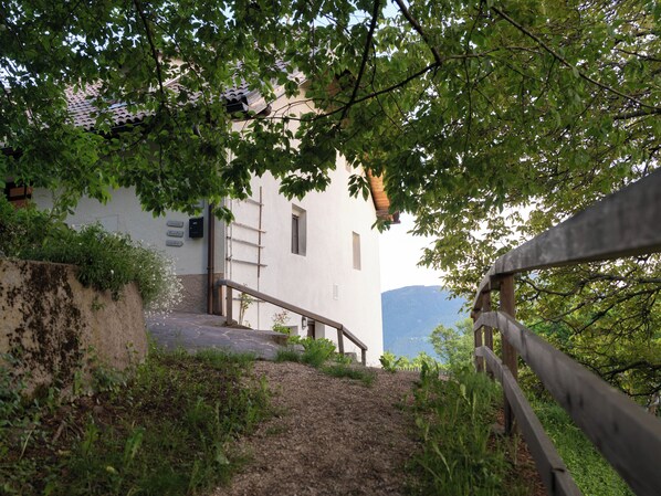 Enceinte de lâhĂ©bergement