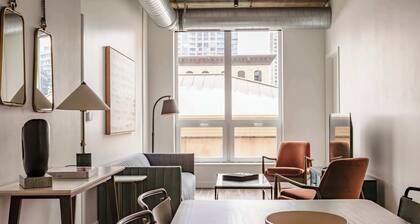Luxury Designer Loft 302 | River North