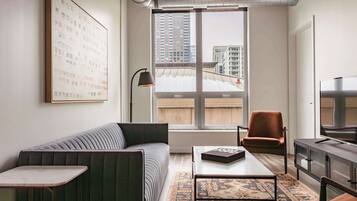 Een televisie, een stereo en een kantoor