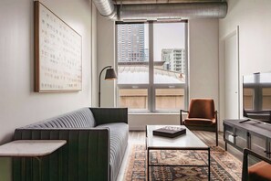 电视、立体声音响、办公室