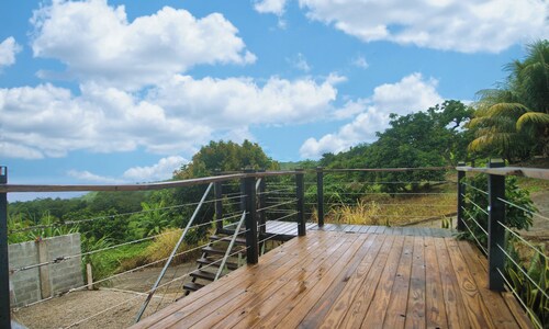 Modern 2BR w/ Fast Wi-Fi • Quiet • Close to Town • Free Parking