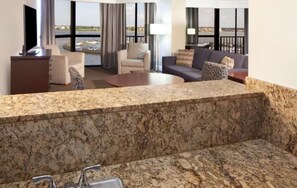 TV - Escape to a Peaceful Room w/ Sweeping Marina Views Near Space Center (Houston)