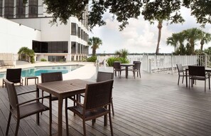 Outdoor dining - Unwind in a spacious room, perfect for a weekend getaway. (Houston)