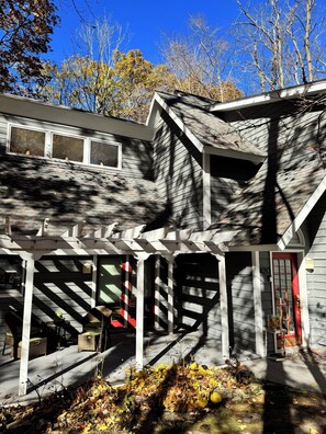 Exterior - 3bed 3bath sleeps 8 @ Hidden Valley is a ski in-out oasis steps for the action.  (Somerset)