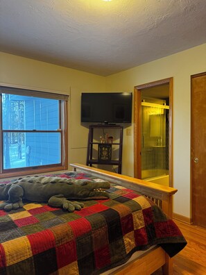 3 bedrooms, iron/ironing board, WiFi, bed sheets - 3bed 3bath sleeps 8 @ Hidden Valley is a ski in-out oasis steps for the action.  (Somerset)