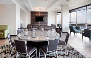 Dining - Peaceful Room Retreat Minutes from the Space Center (Houston)