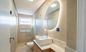 Basic-Apartment | Badezimmer | Dusche