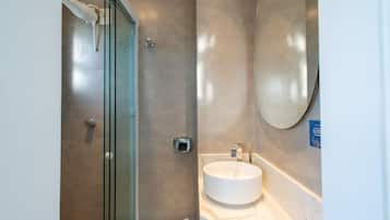 Apartamento básico | Banheiro | Chuveiro