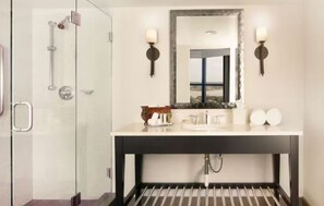 Hair dryer, towels - 2 Serene room with striking views near top local attractions (Houston)