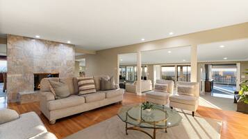 TV, fireplace, offices
