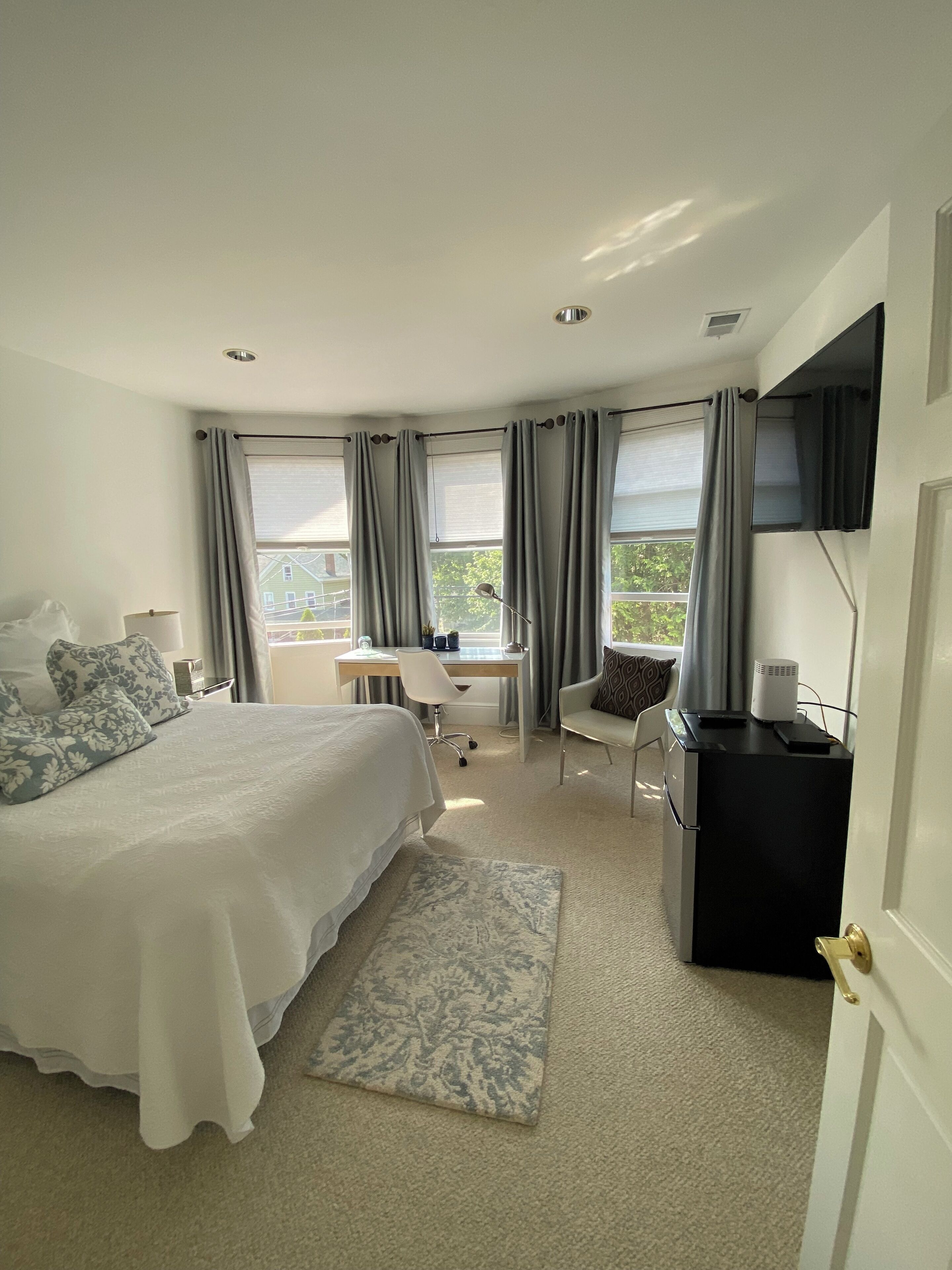 1 bedroom, internet, bed sheets