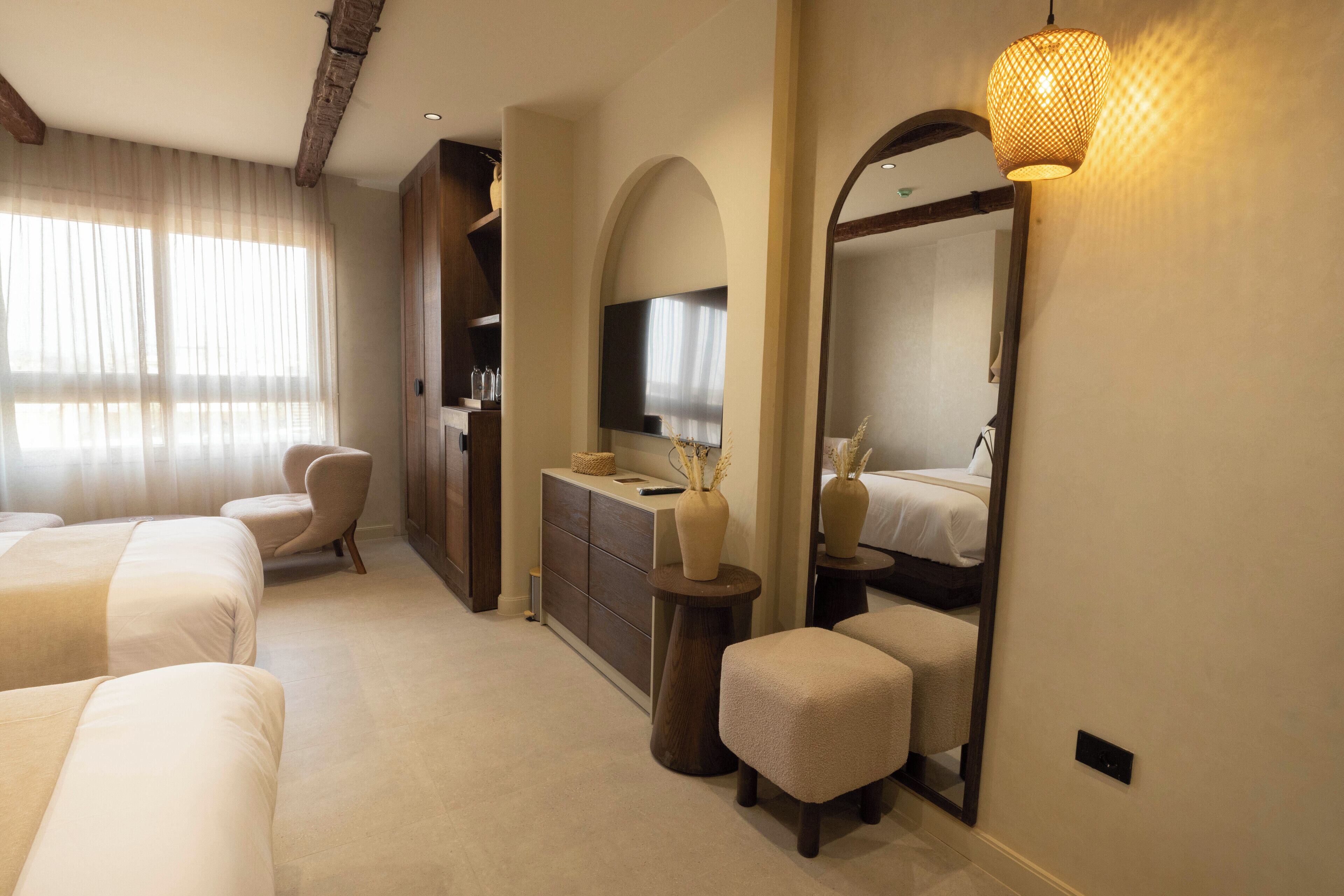 Deluxe Triple Room, 3 Twin Beds, Mountain View | Free WiFi, bed sheets