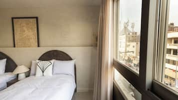 Deluxe Triple Room, Multiple Beds, Mountain View