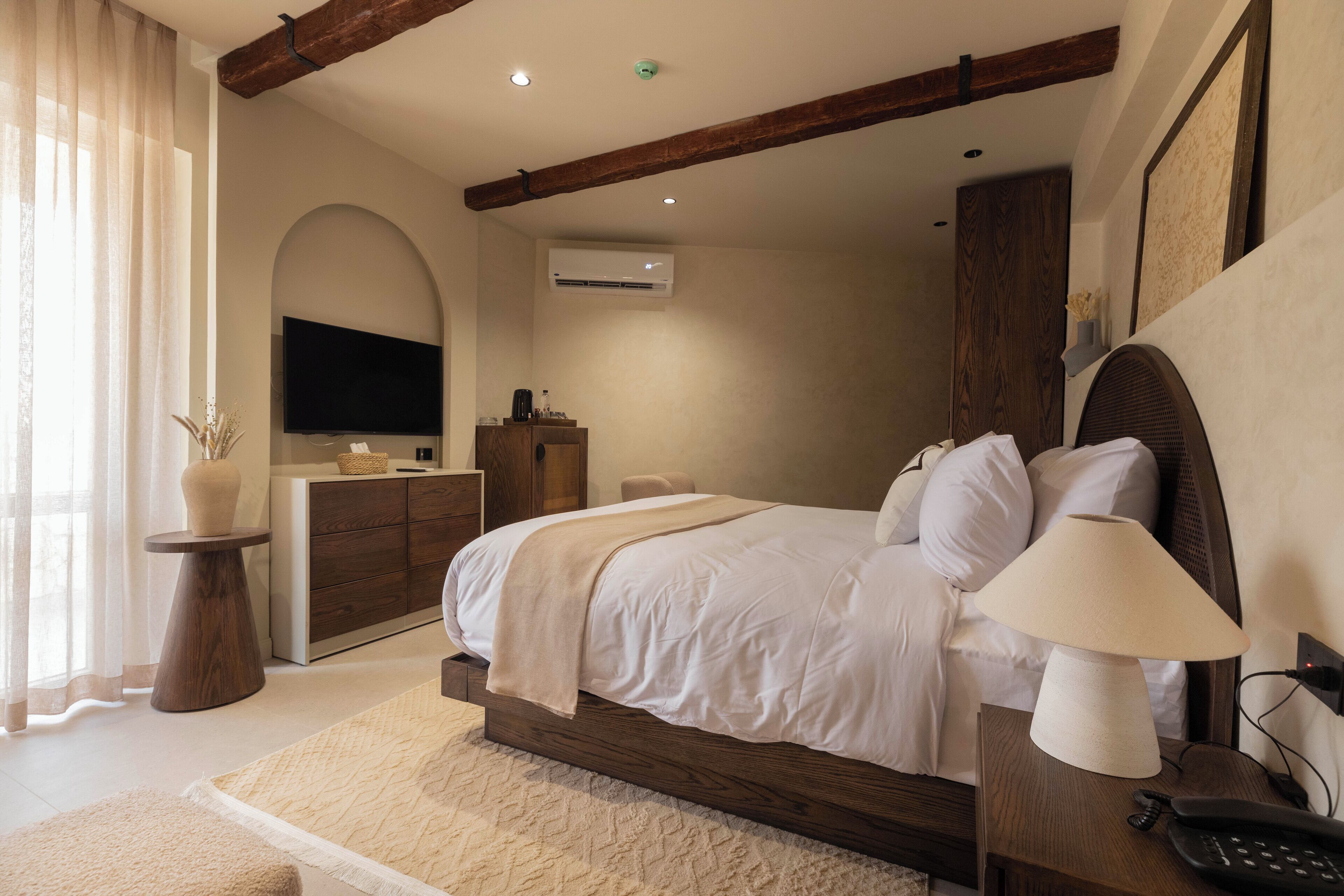 Free WiFi, bed sheets