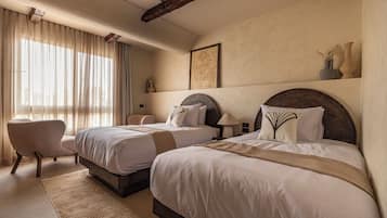 Rom – deluxe, 2 enkeltsenger, byutsikt | Wi-fi (inkludert) og sengetøy