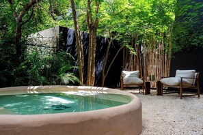 Outdoor spa tub - Villa Cruz, Private Pool, Near Beach, Concierge (Tulum)