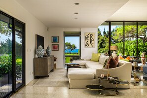 TV - Directly on Beach! Secluded Oceanfront Estate with Casita, Private Pool & Spa (Montecito)