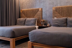 5 bedrooms, travel cot, WiFi, bed sheets - Spacious Luxury Villa, 3 Pools + Rooftop, 14 Pax (Tulum)