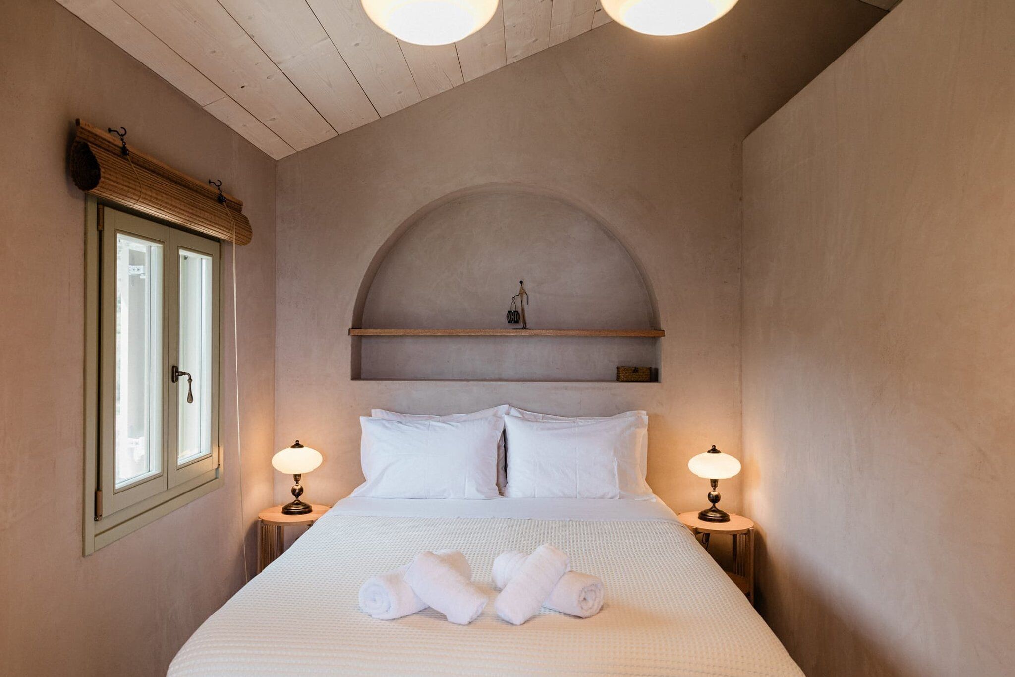 2 chambres, coffre-fort, fer et planche à repasser, lit de bébé portatif