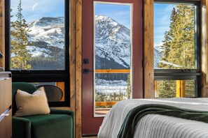 3 bedrooms, iron/ironing board, WiFi, bed sheets - The Gold Mine | Epic Views | Hot Tub | 20min to Breck (Alma)